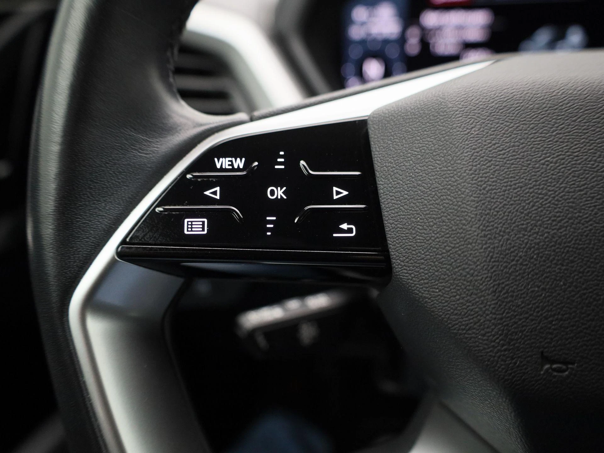 Audi-Q4 e-tron-image-18