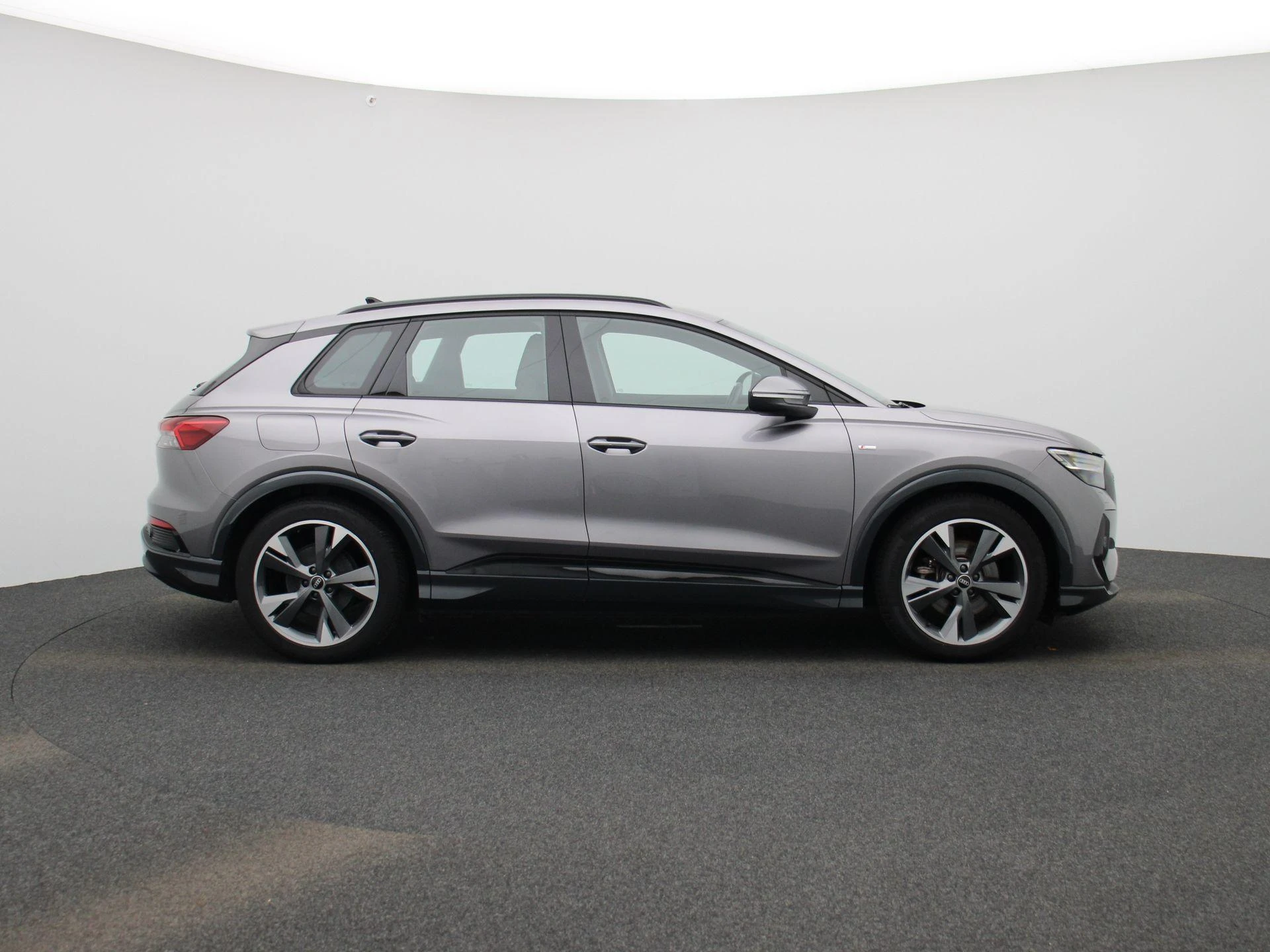 Audi-Q4 e-tron-image-5
