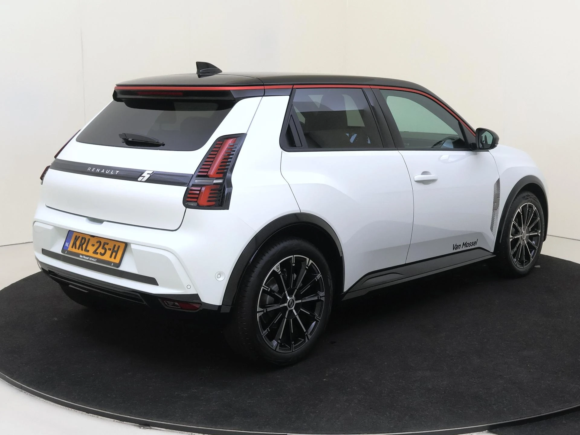 Renault 5 urban range iconic cinq 40 kWh