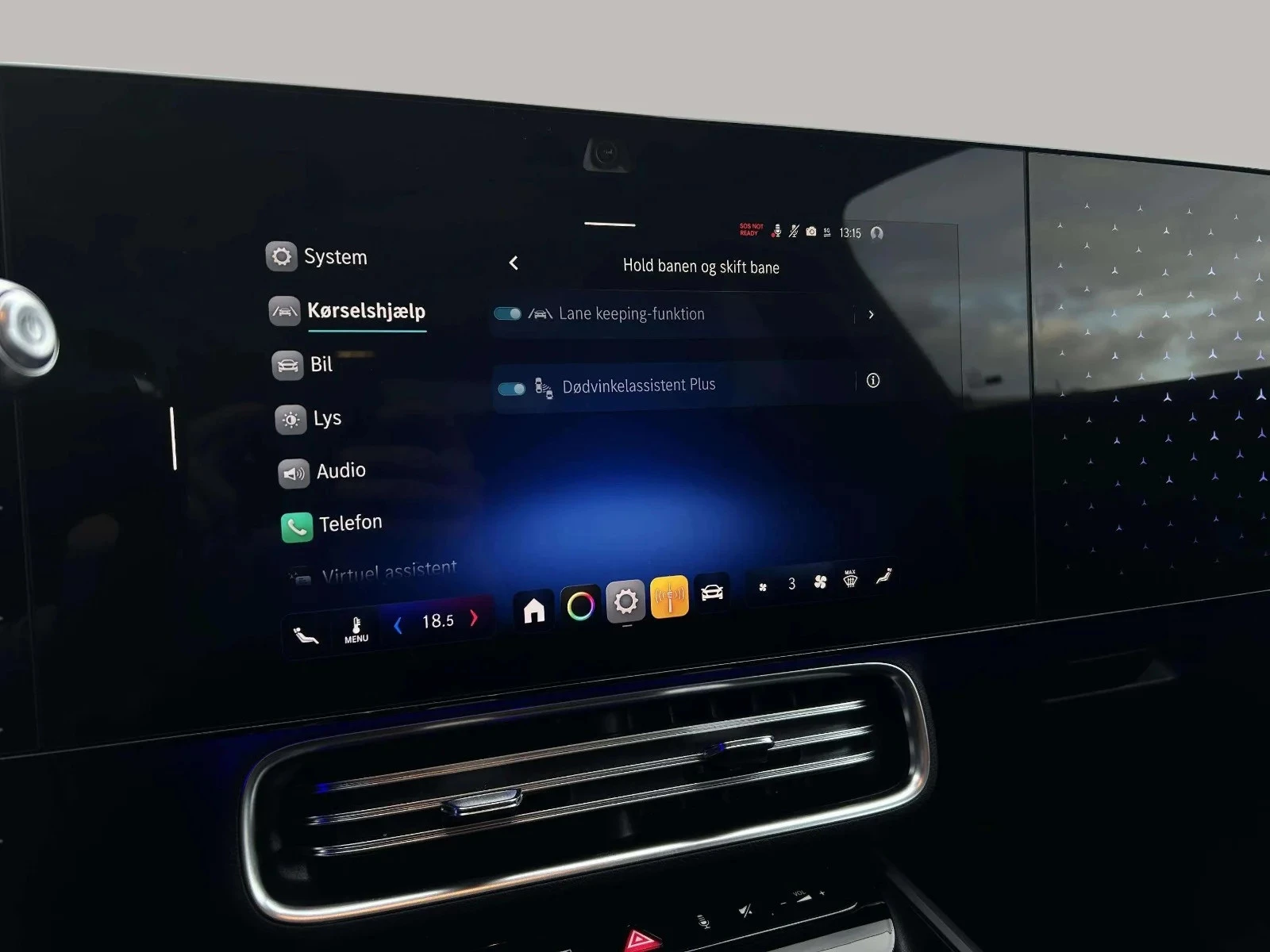 Mercedes-Benz-CLA-image-18