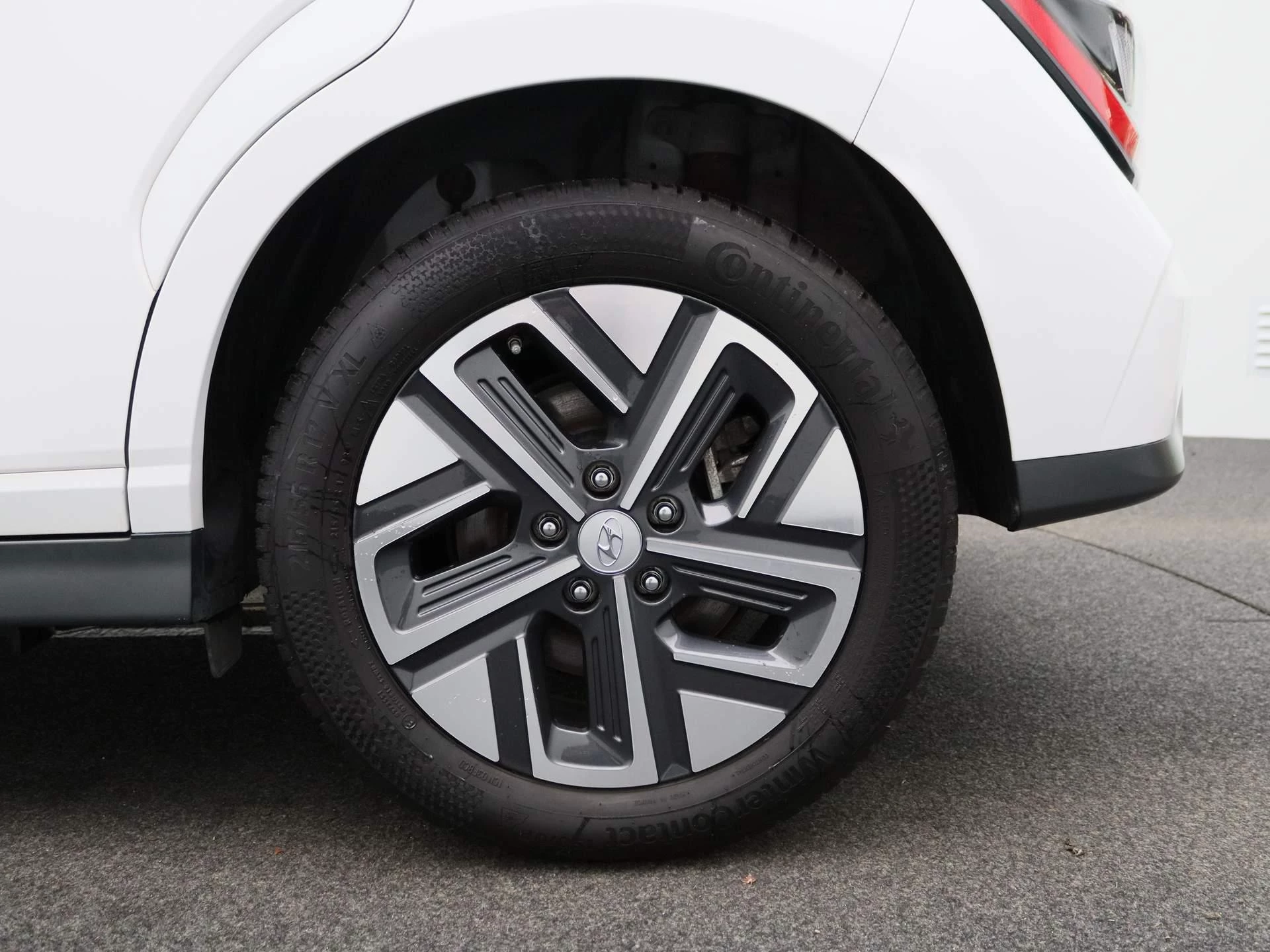 Hyundai-Kona-image-12