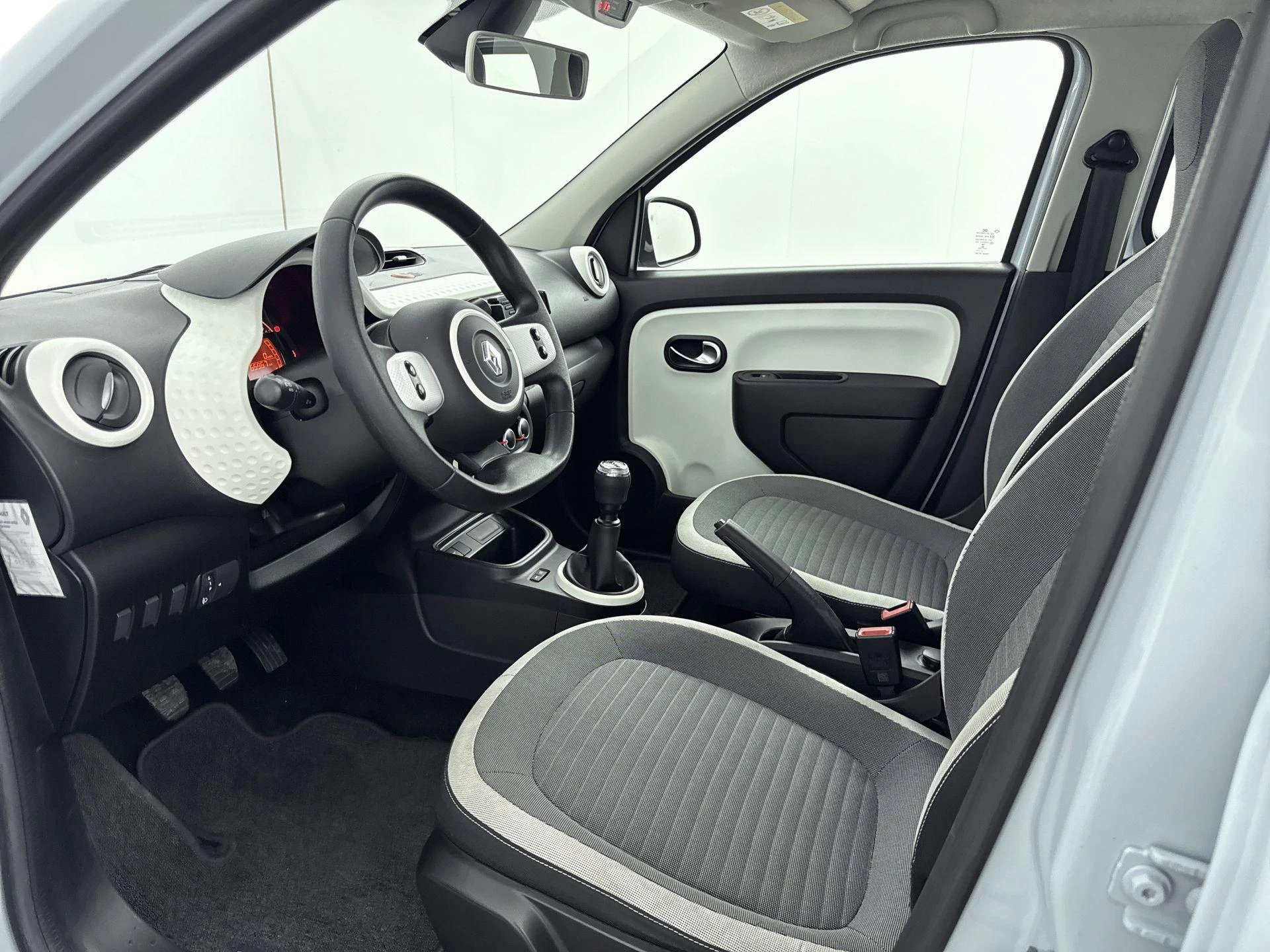 Renault-Twingo-image-11