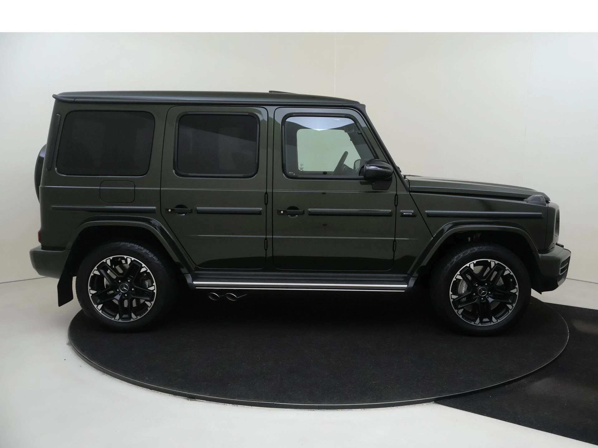 Mercedes-Benz-G-Klasse-image-8