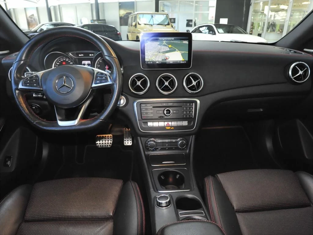 Mercedes-Benz-CLA 250-image-13