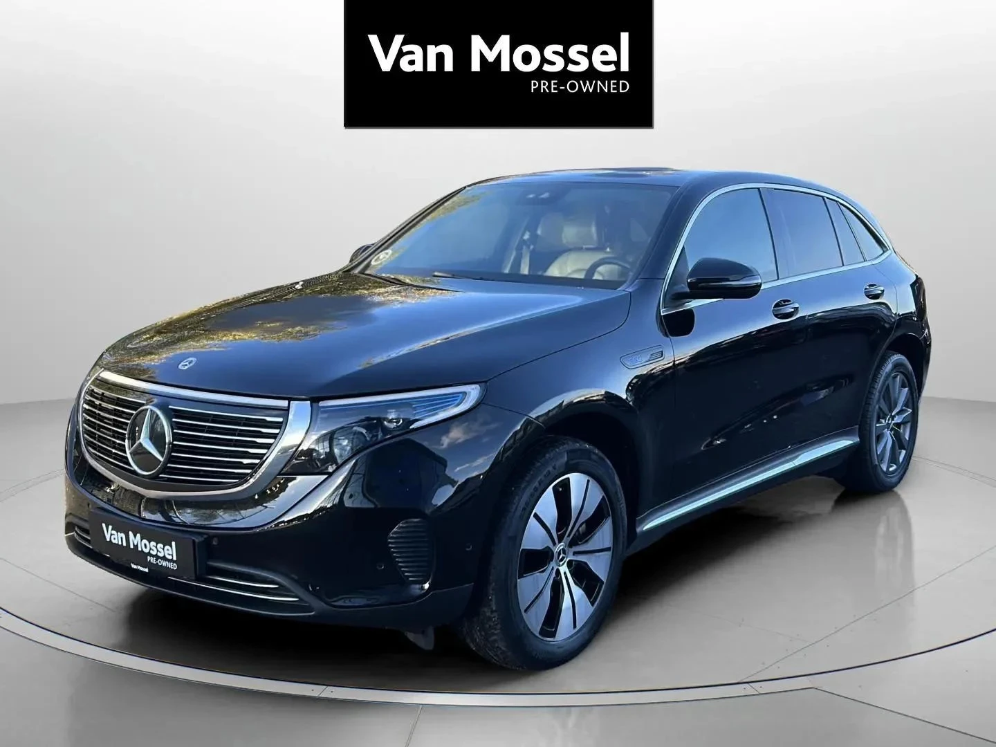 Mercedes-Benz-EQC-image-0
