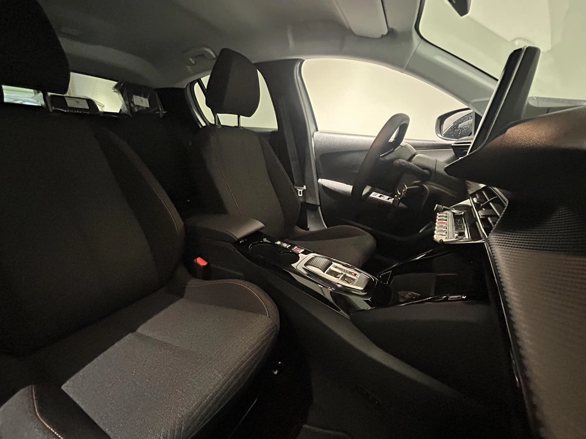 Peugeot-208-image-17