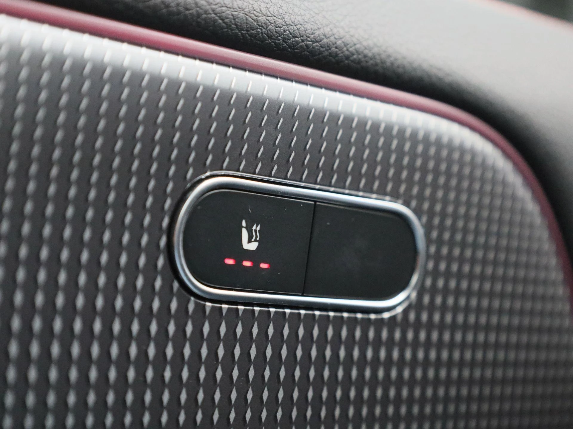 Mercedes-Benz-EQA-image-31