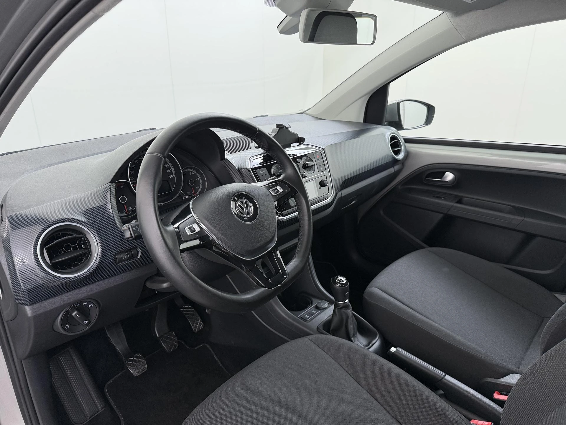 Volkswagen-up!-image-9
