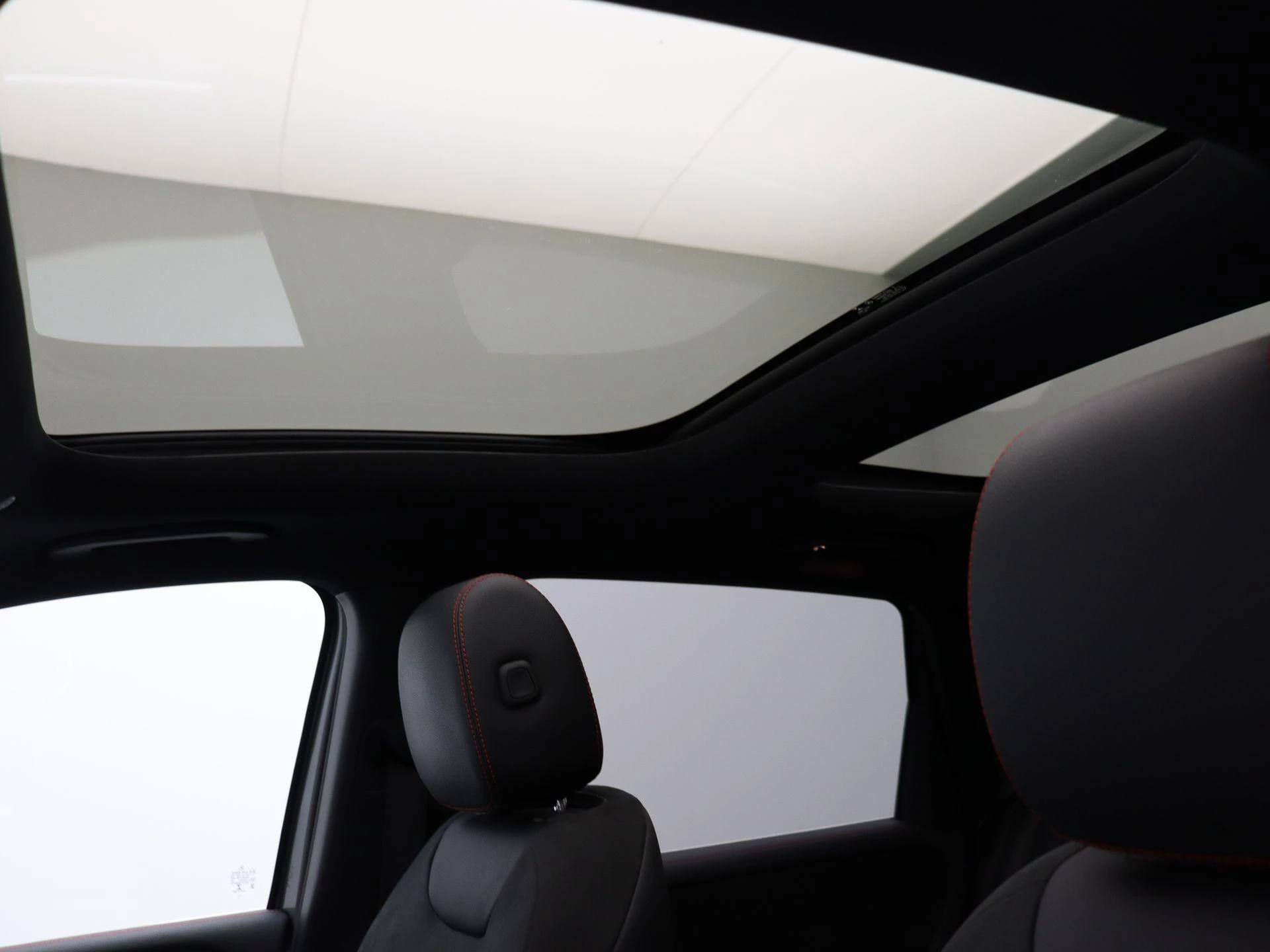 Mercedes-Benz-Classe B-image-14