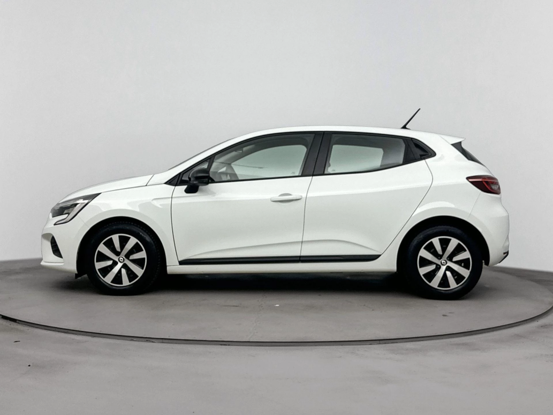 Renault-Clio-image-1