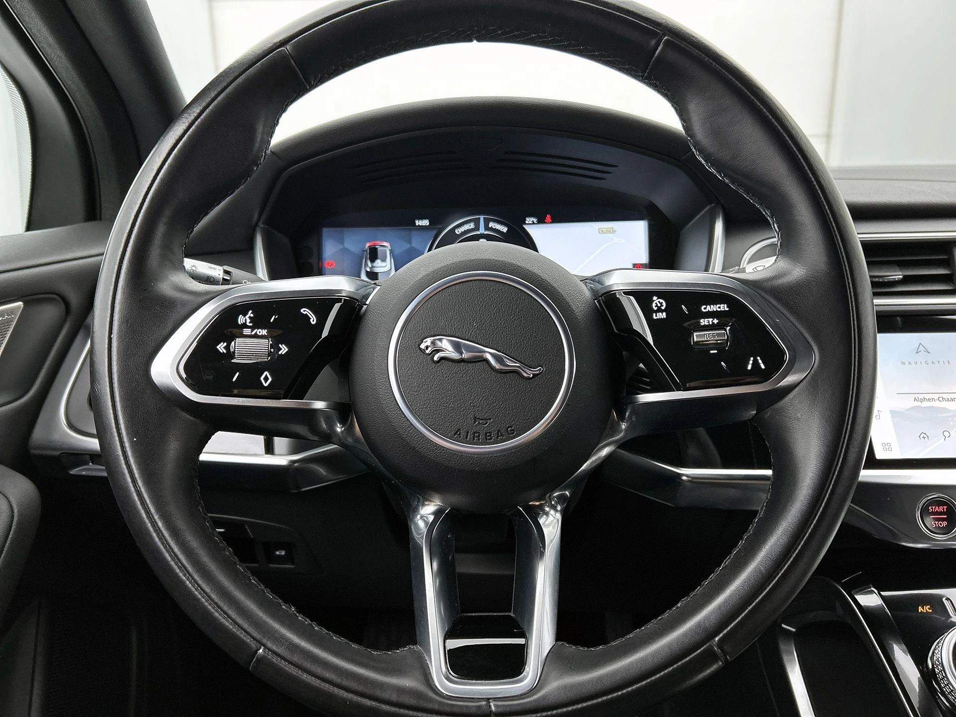 Jaguar-I-PACE-image-30