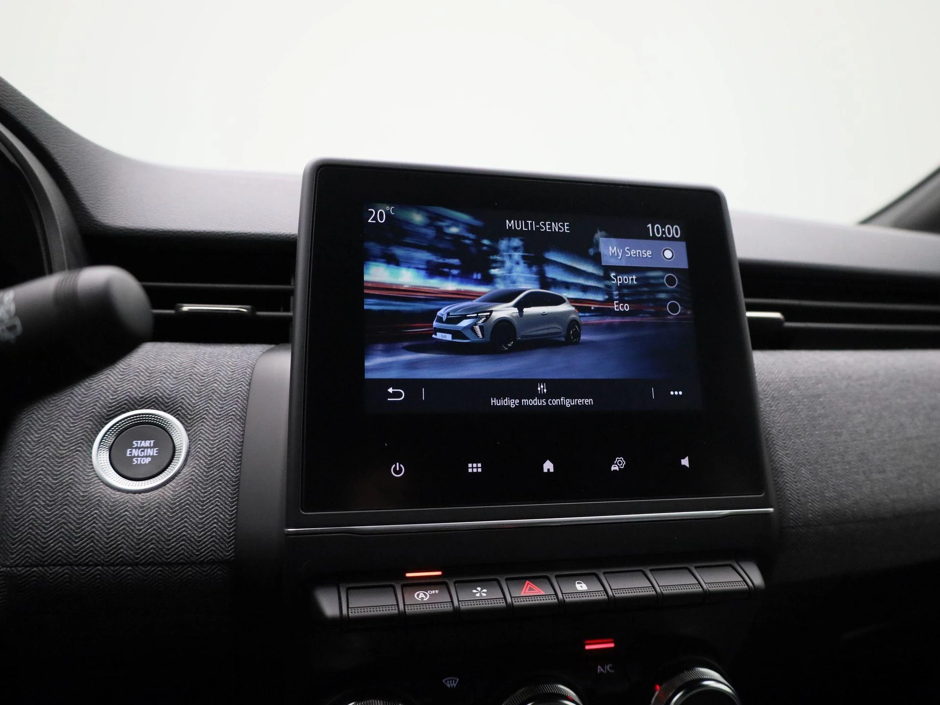 Renault-Clio-image-23