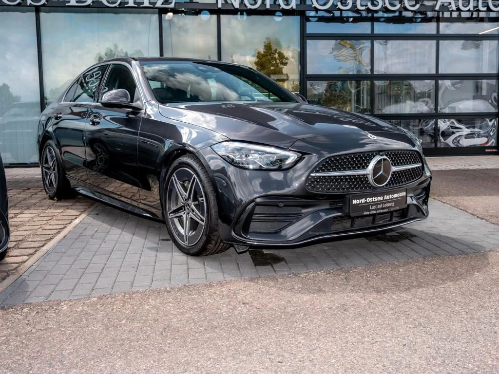 Mercedes-Benz-C-Klasse 300-image-4