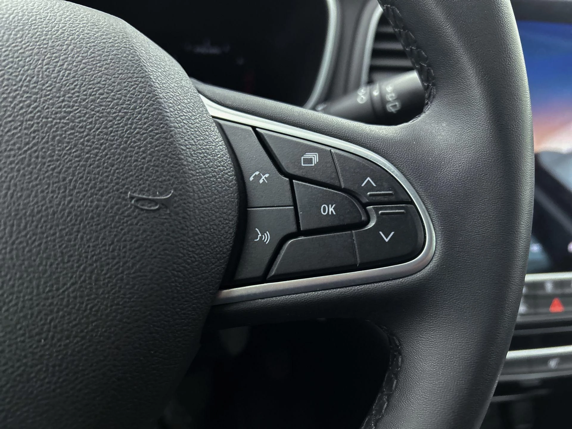 Renault-Mégane Estate-image-15