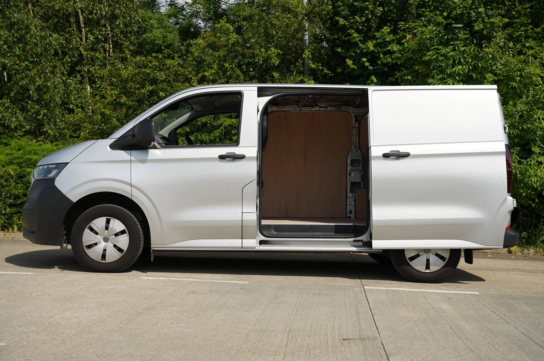 Volkswagen-Transporter-image-30