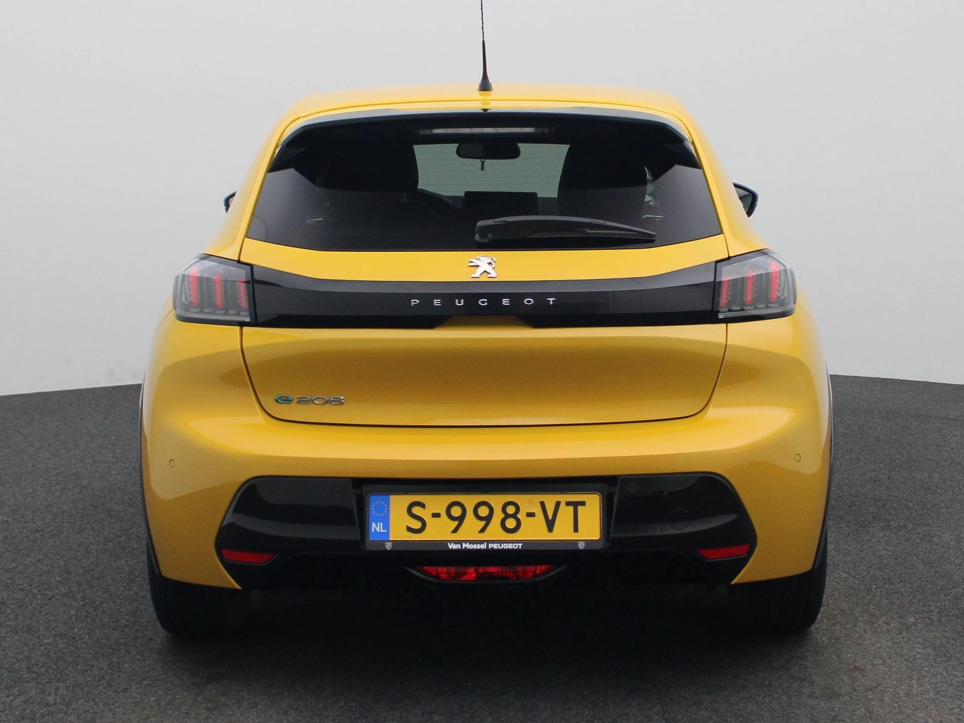 Peugeot-e-208-image-4