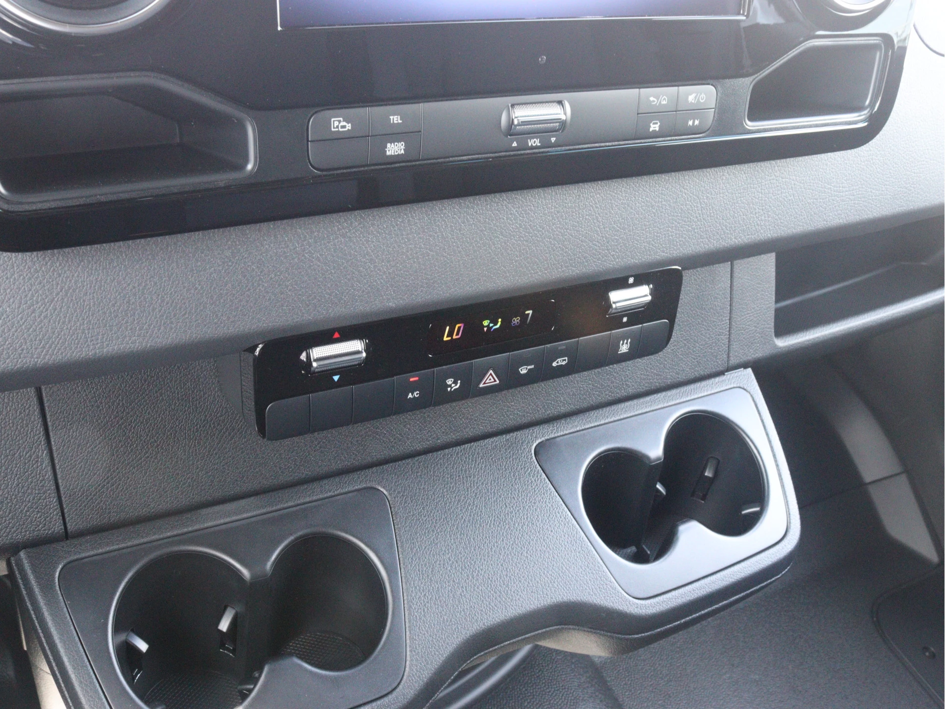 Mercedes-Benz-Sprinter-image-10