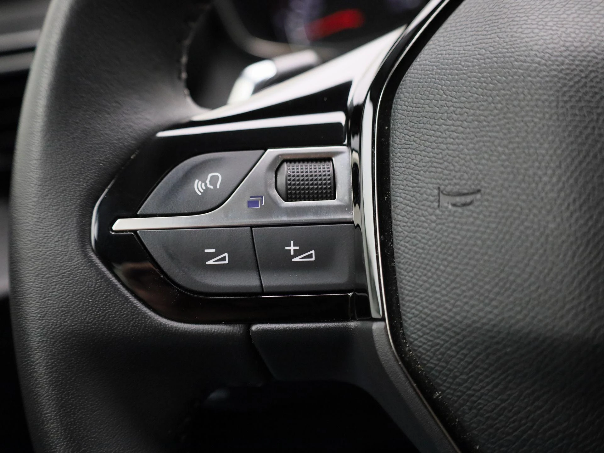 Peugeot-208-image-17