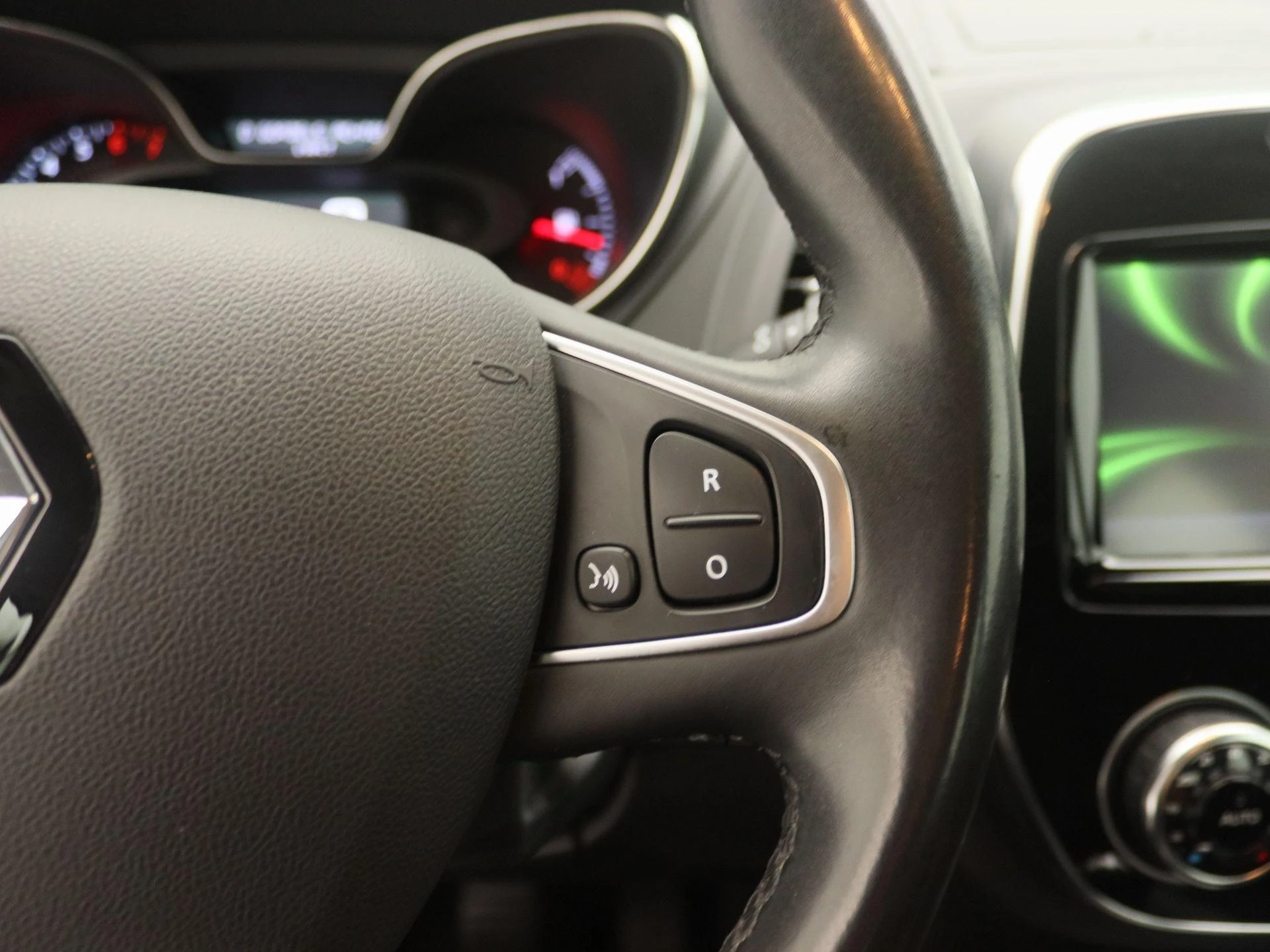Renault-Captur-image-16