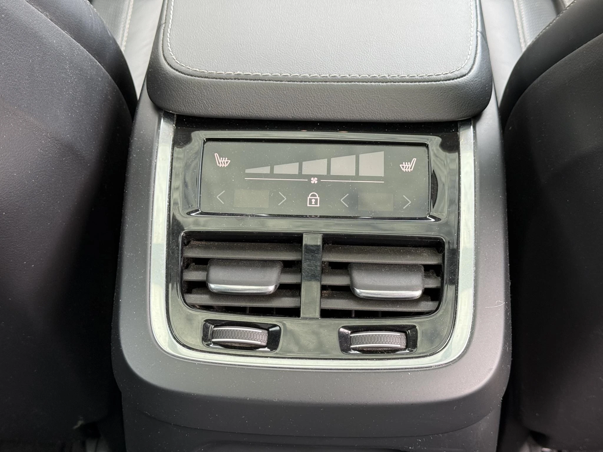 Volvo-XC90-image-13