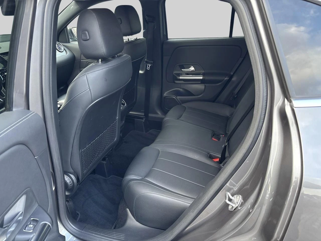 Mercedes-Benz-GLA-image-20