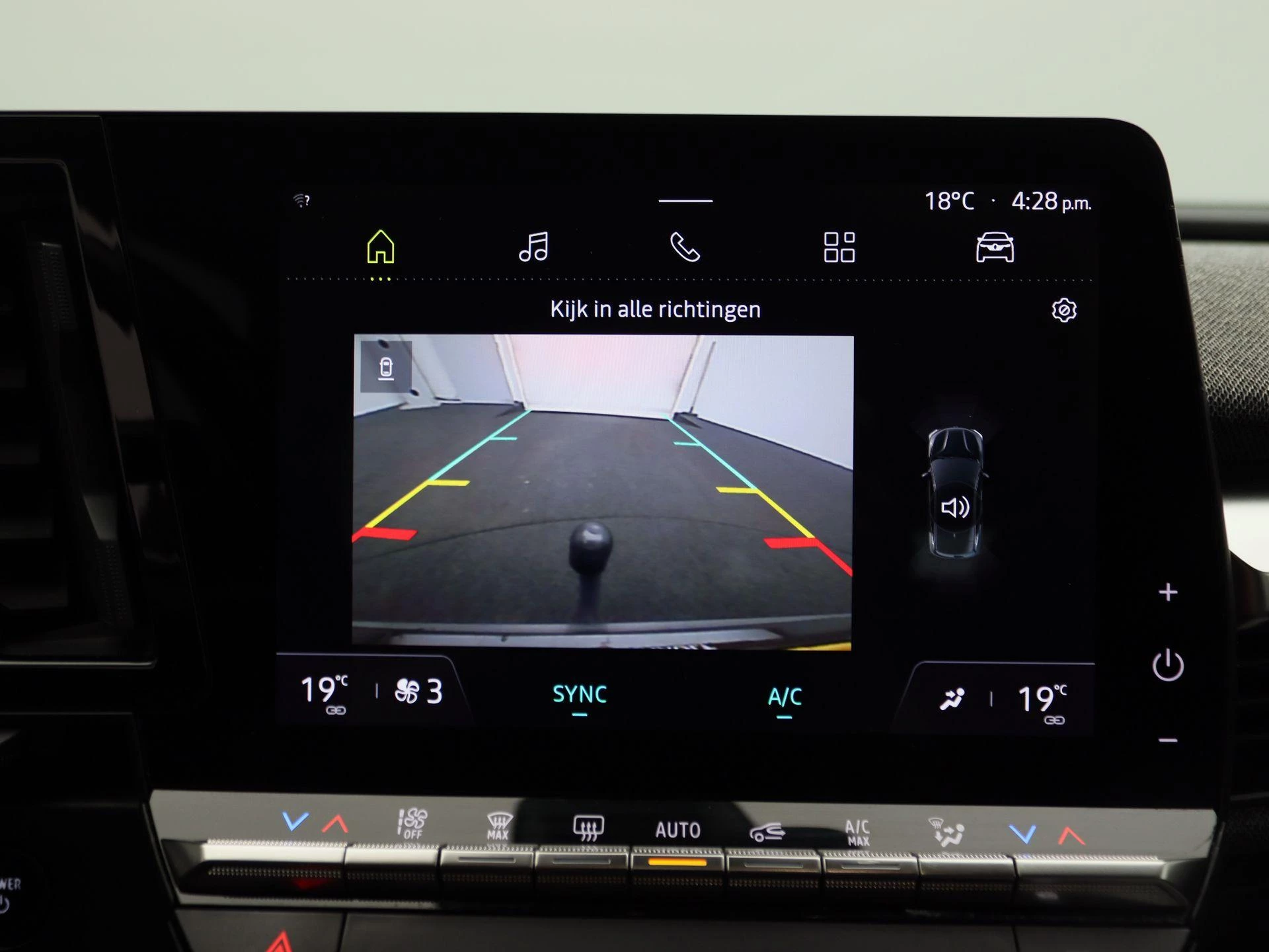 Renault-Megane E-Tech-image-15