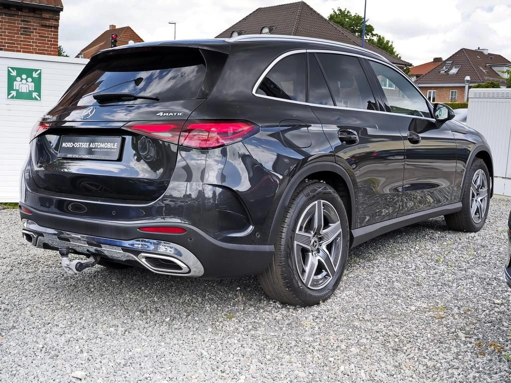 Mercedes-Benz-GLC 300 d-image-5
