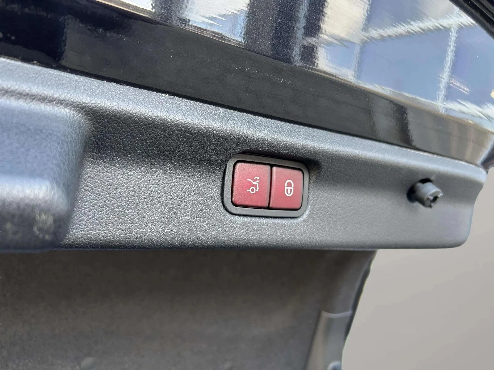 Mercedes-Benz-EQE-image-22