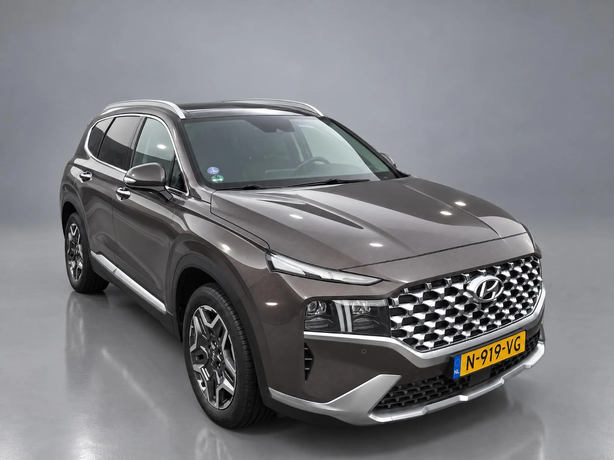 Hyundai-Santa Fe-image-2
