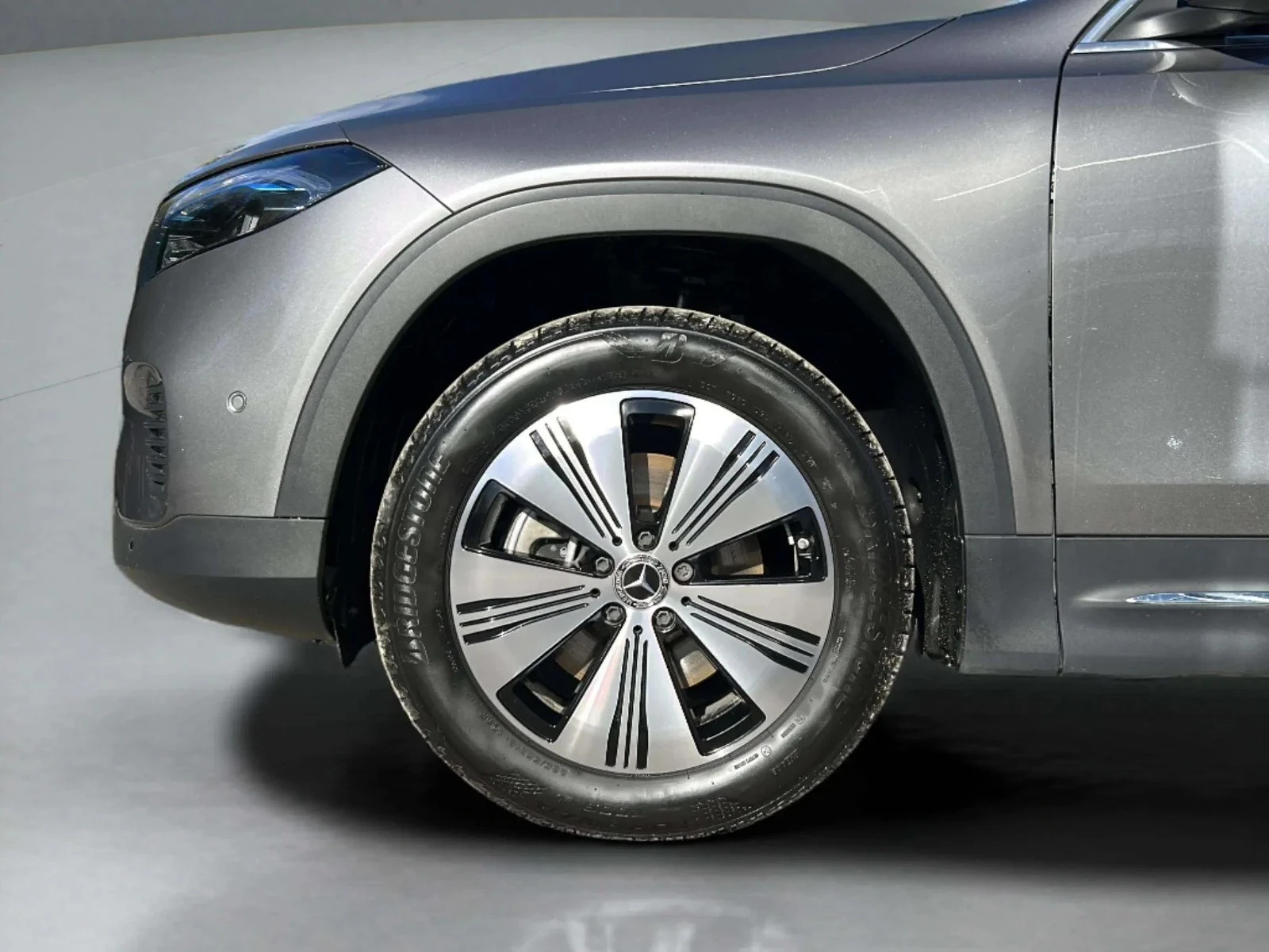 Mercedes-Benz-EQB-image-8