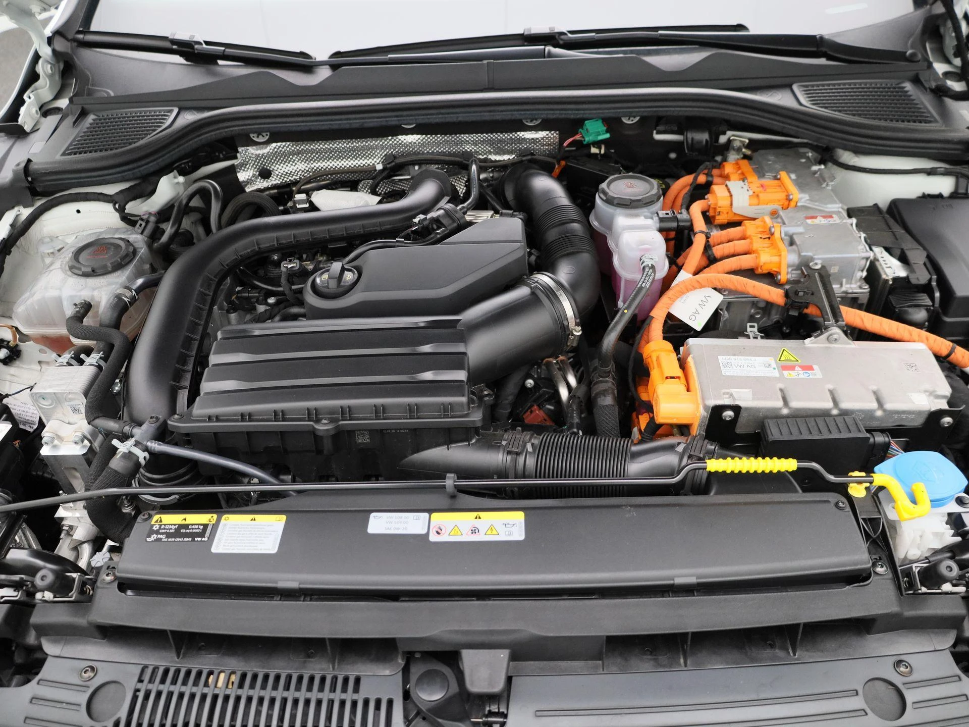 Volkswagen-Golf-image-38