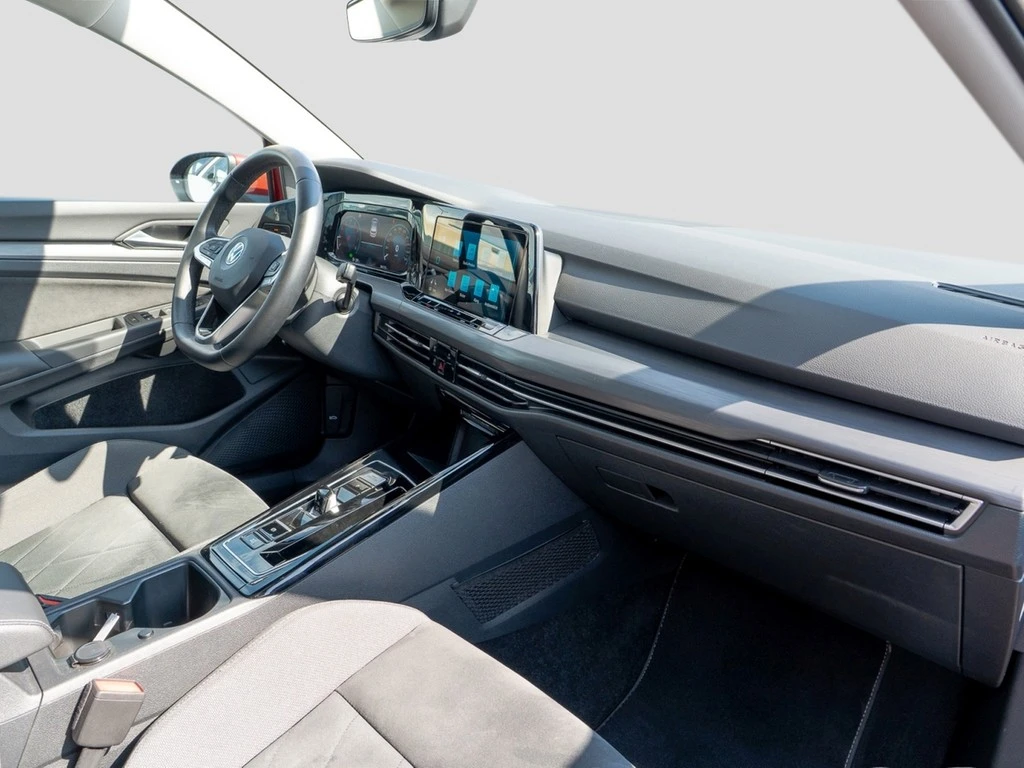 Volkswagen-Golf-image-7