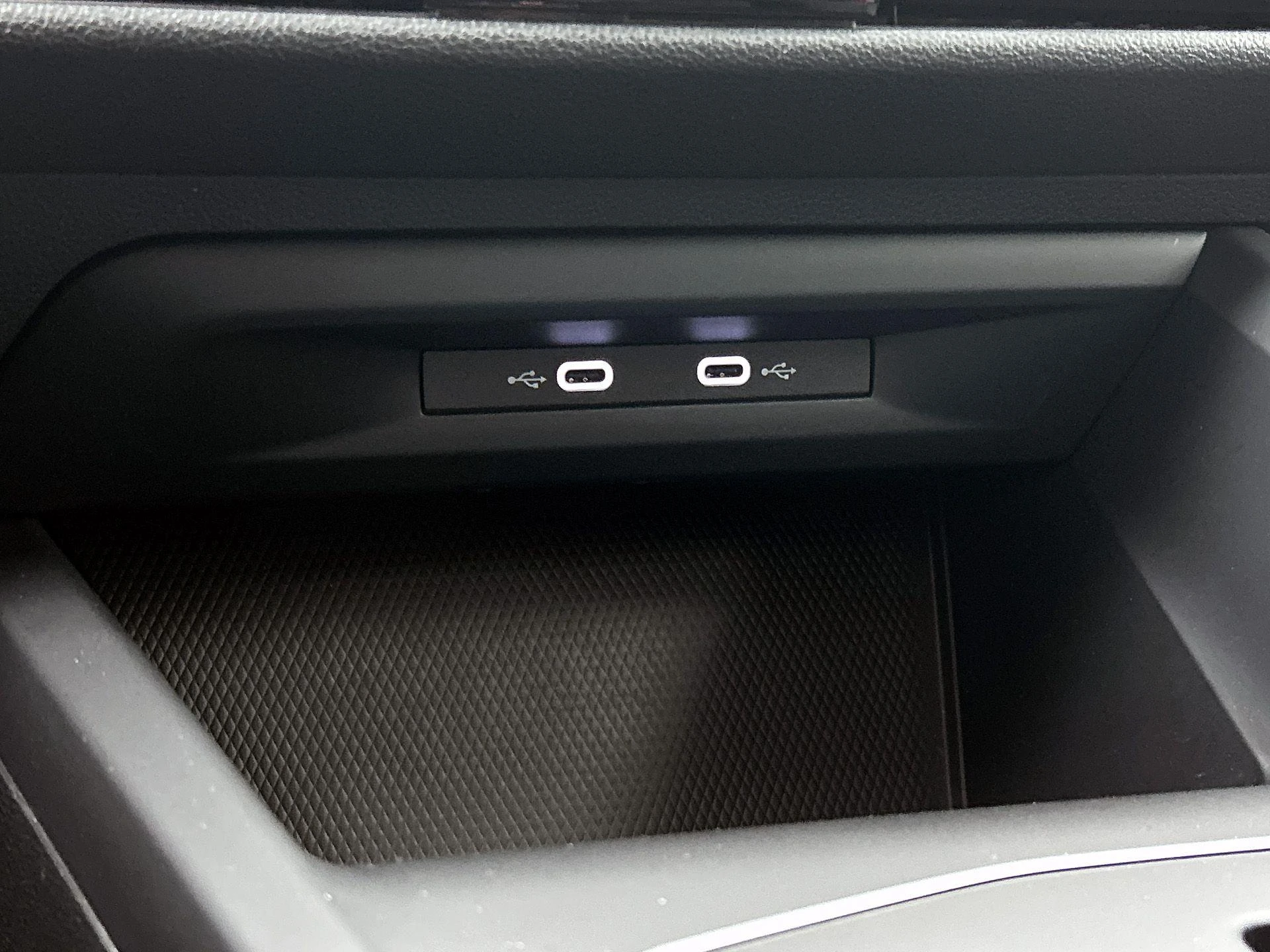 Volkswagen-Golf-image-30