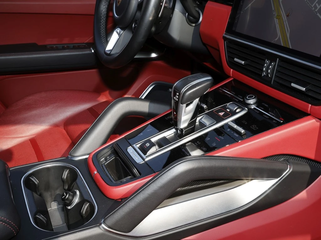 Porsche-Cayenne-image-14