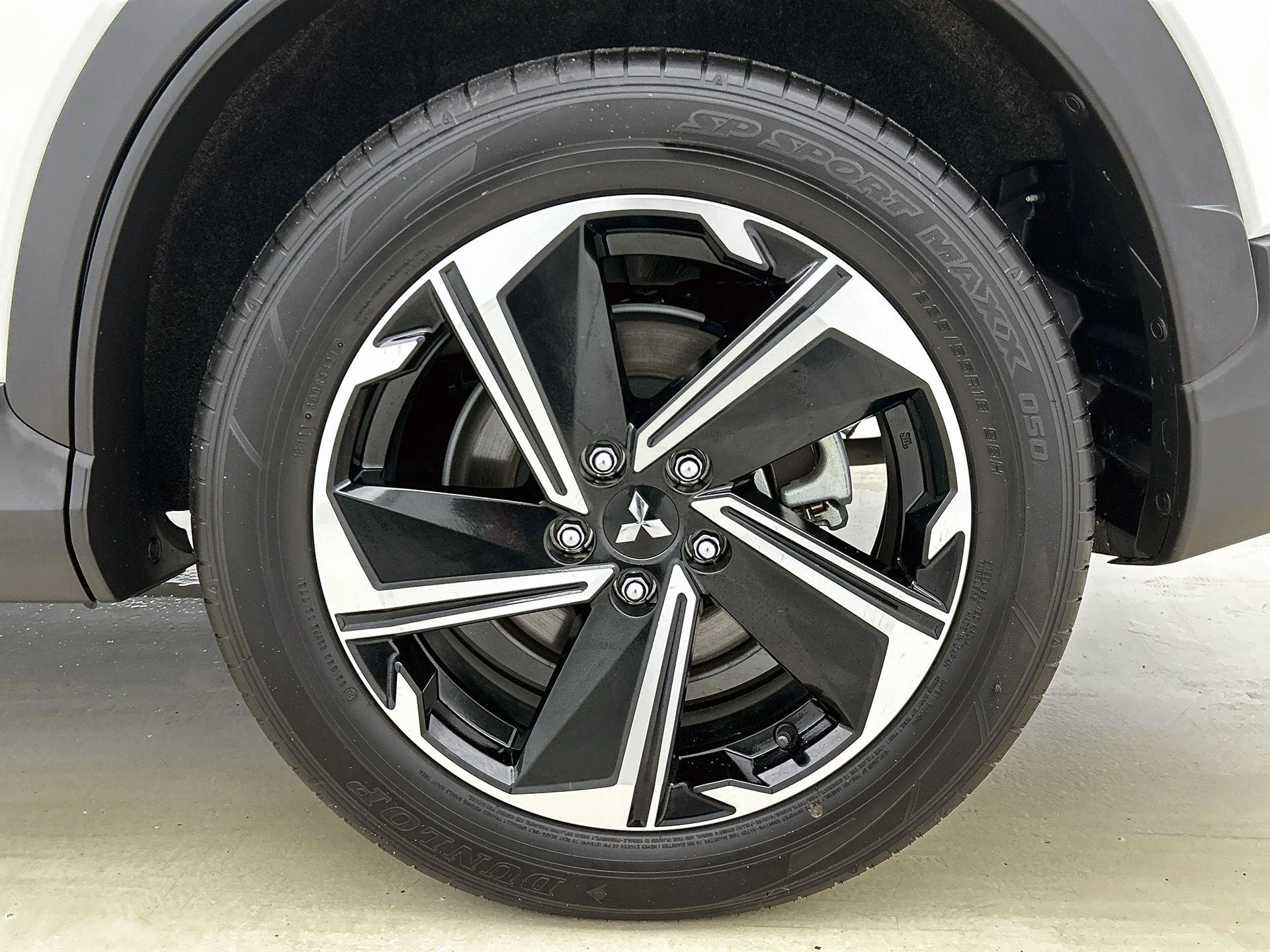 Mitsubishi-Eclipse Cross-image-28