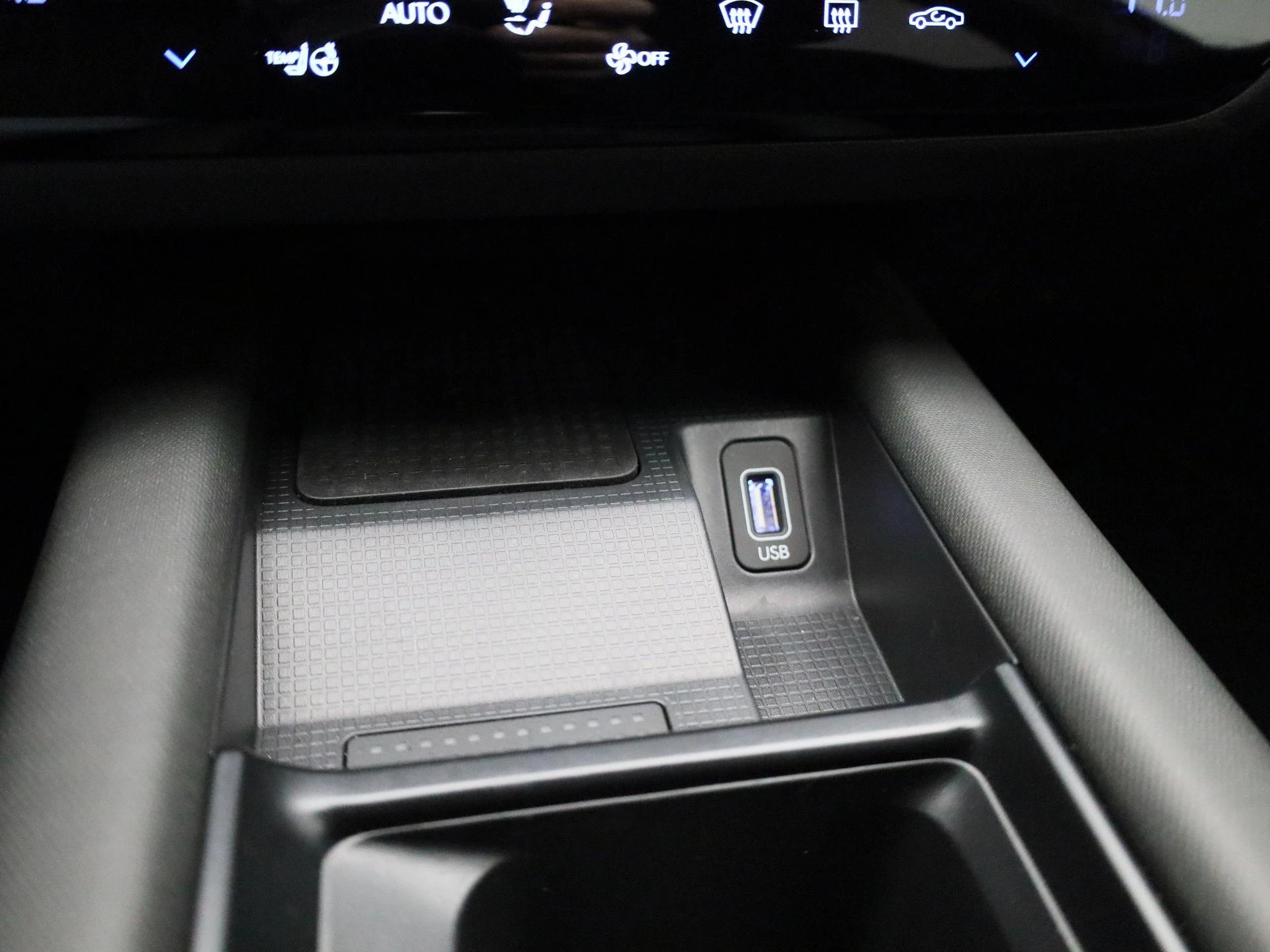 Hyundai IONIQ 6 77,4 kWh Core Plus