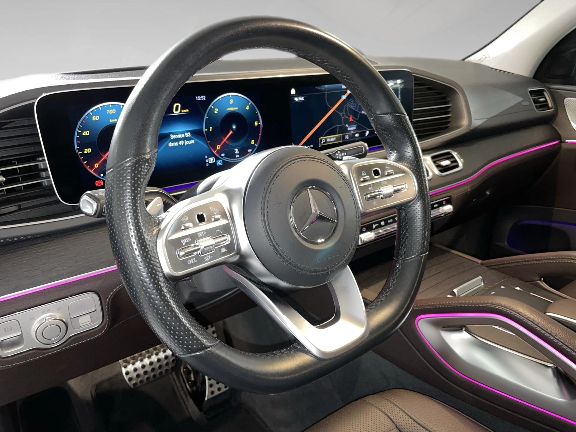 Mercedes-Benz-GLS-image-7
