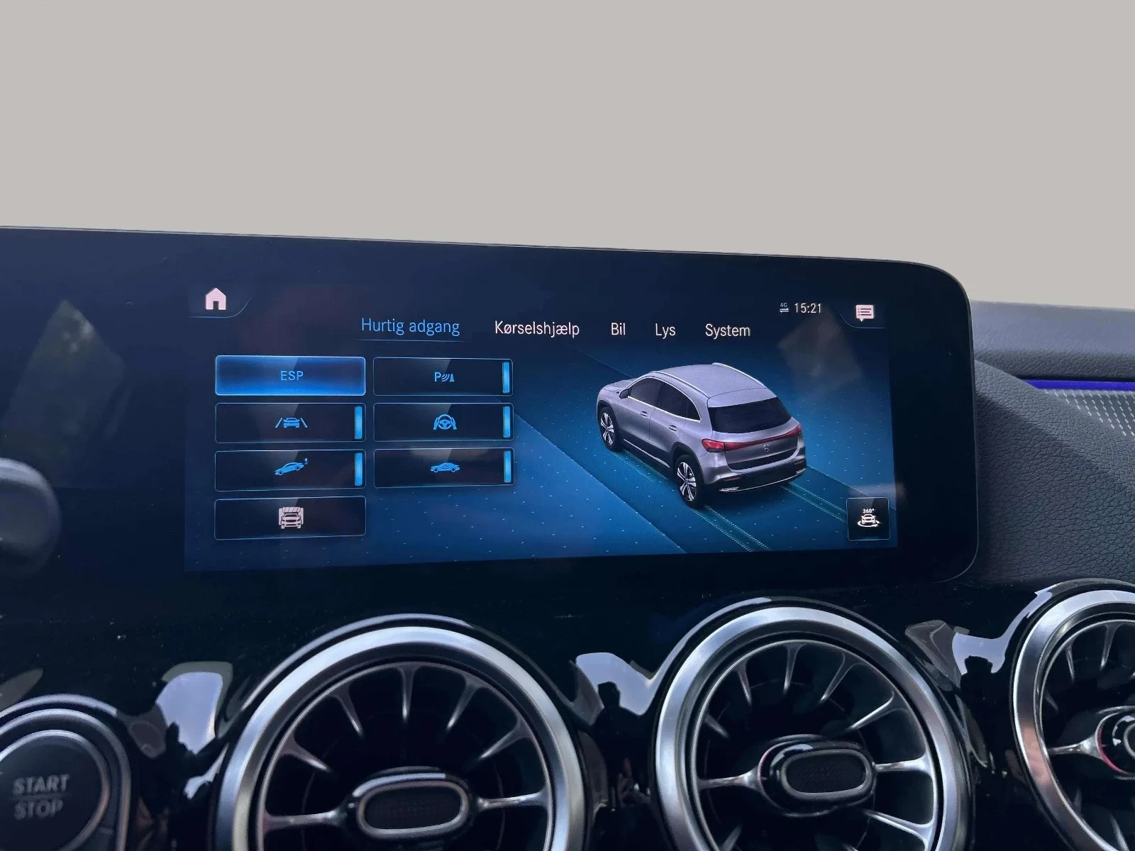 Mercedes-Benz-EQA-image-16