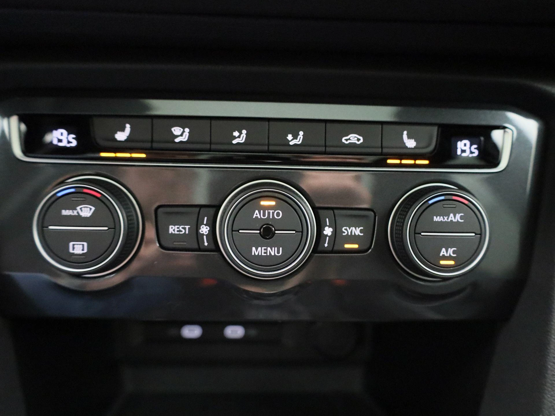 Volkswagen-Tiguan Allspace-image-23