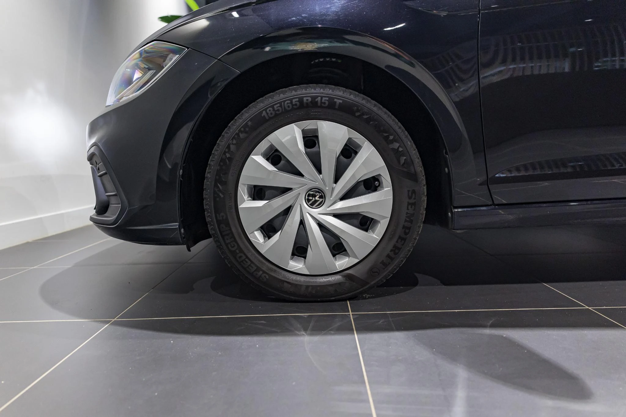 Volkswagen-Polo-image-6