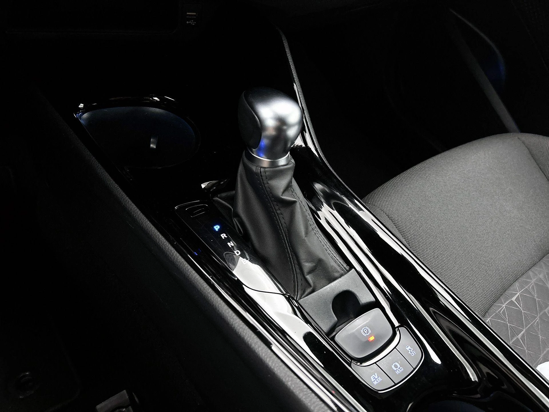 Toyota-C-HR-image-20