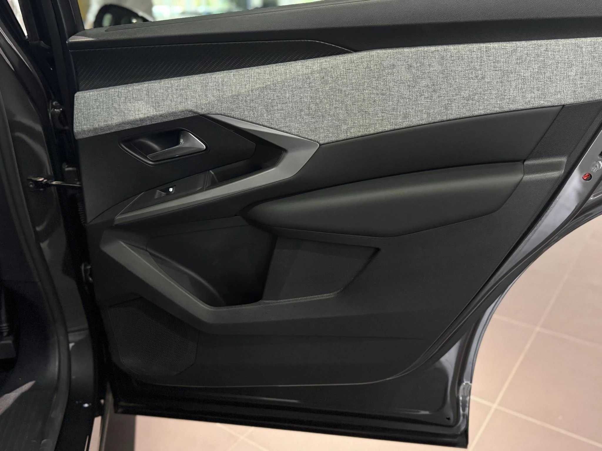 Peugeot-5008-image-34