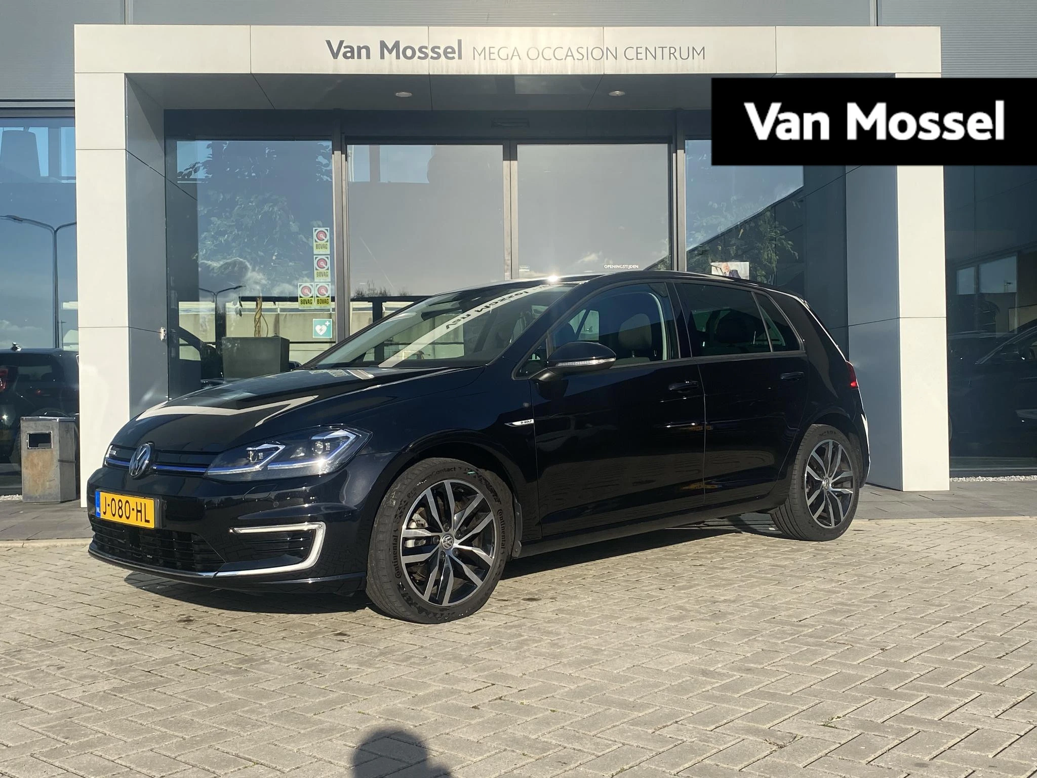 Volkswagen-e-Golf-image-0