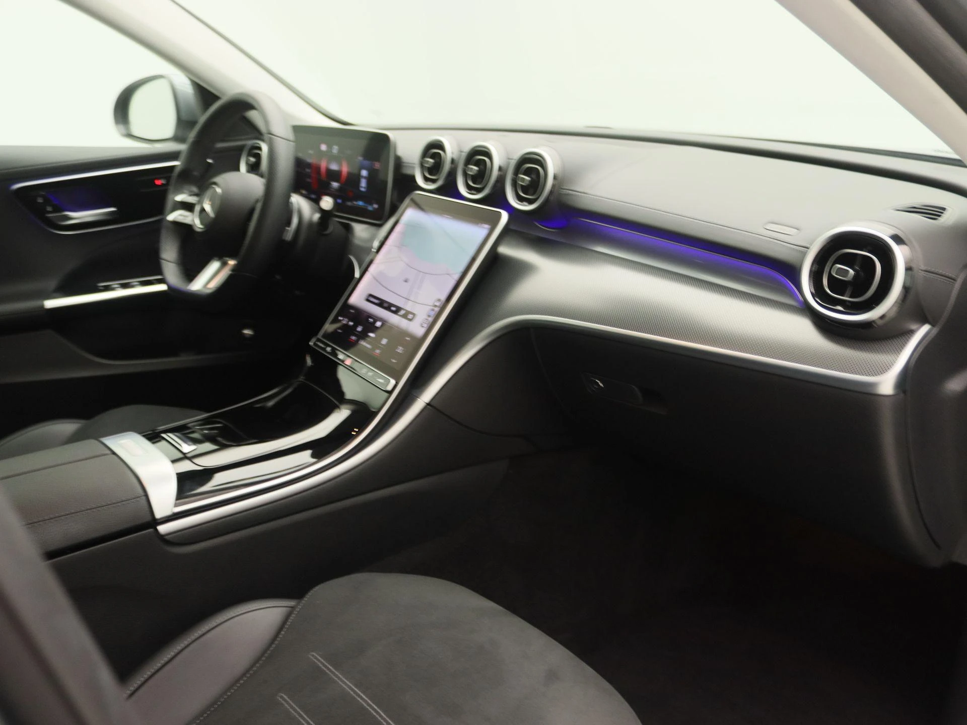 Mercedes-Benz-C-Klasse-image-21