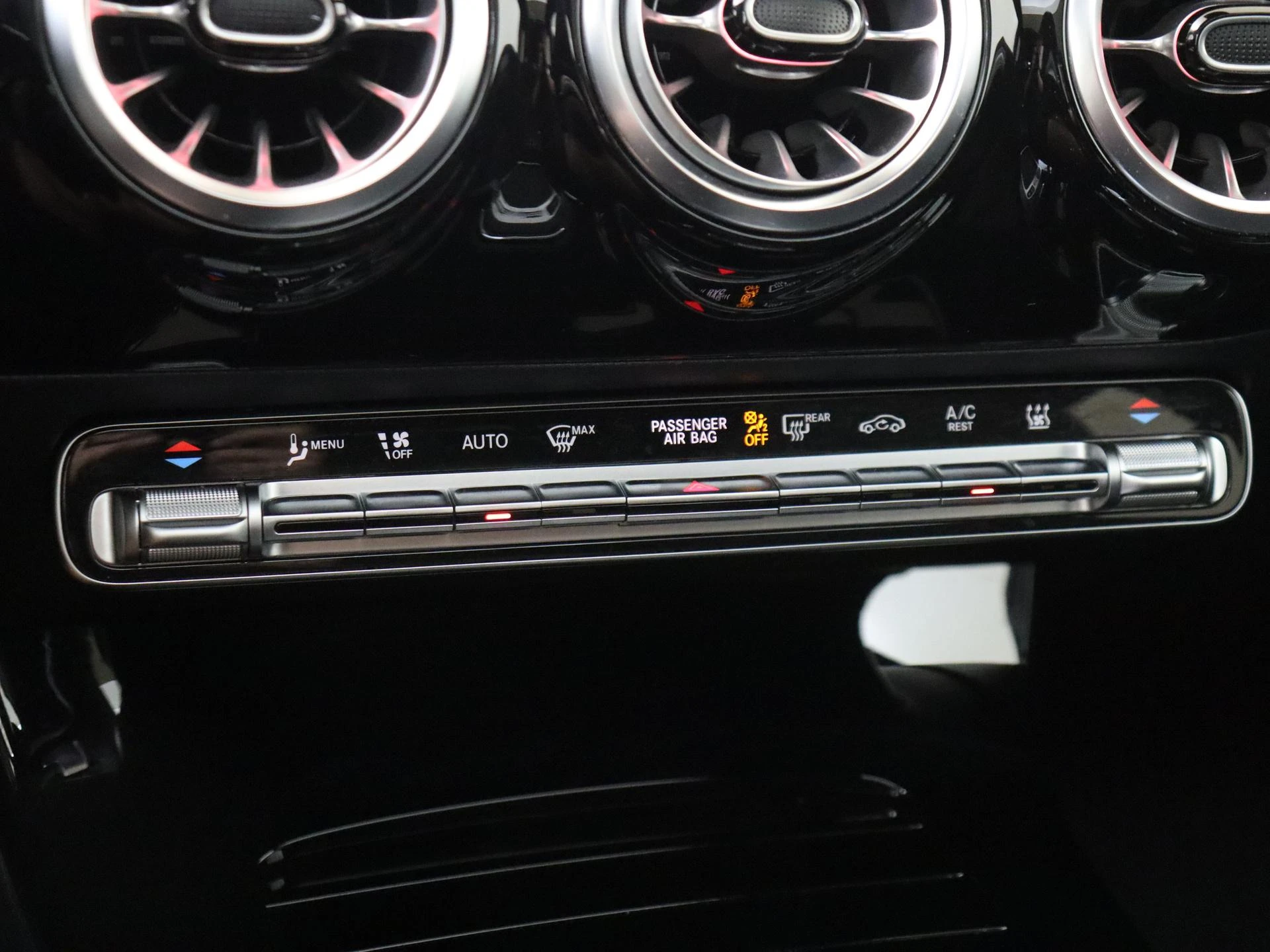 Mercedes-Benz A-Klasse 250 e Business Solution AMG