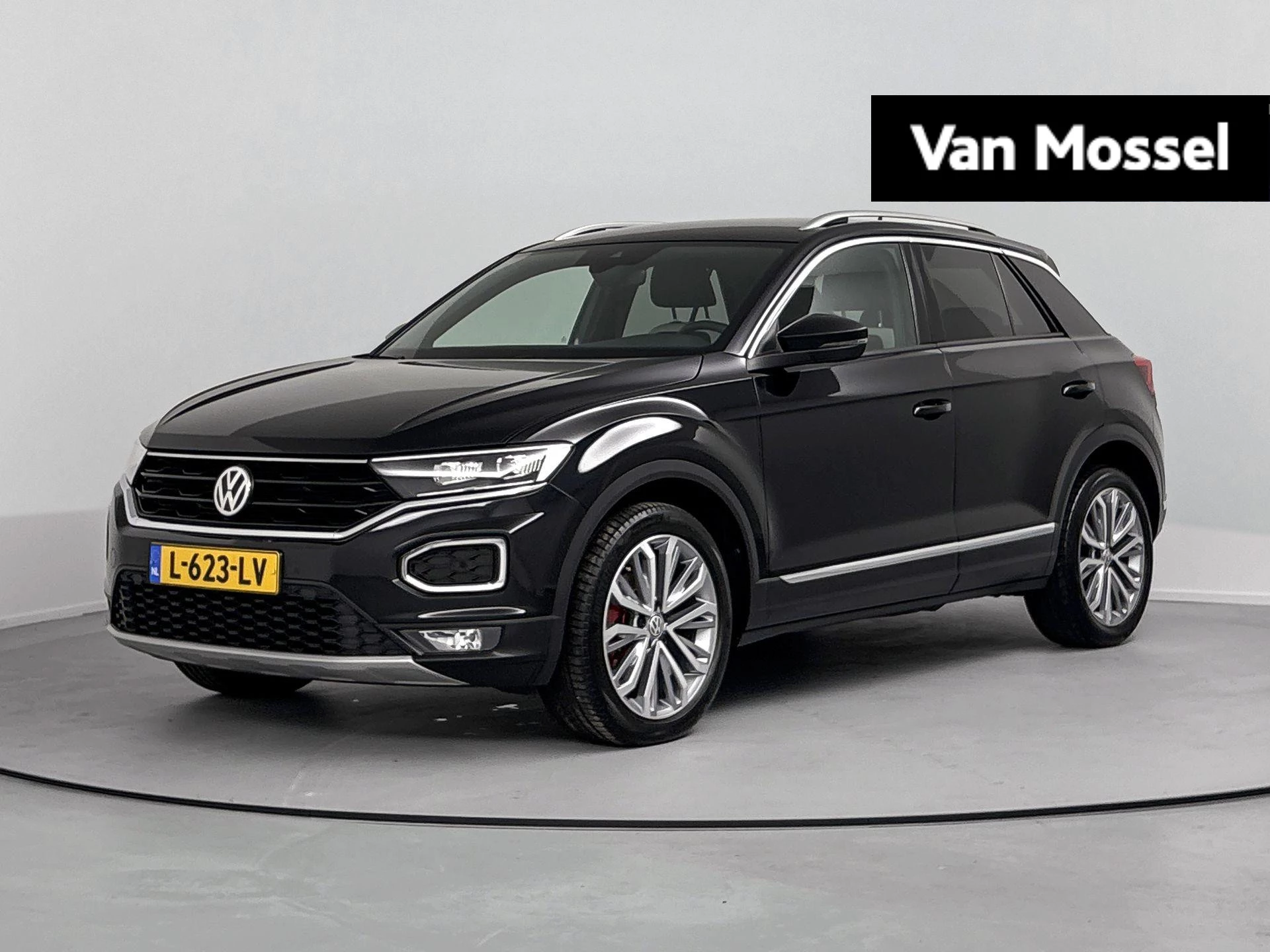 Volkswagen-T-Roc-image-0