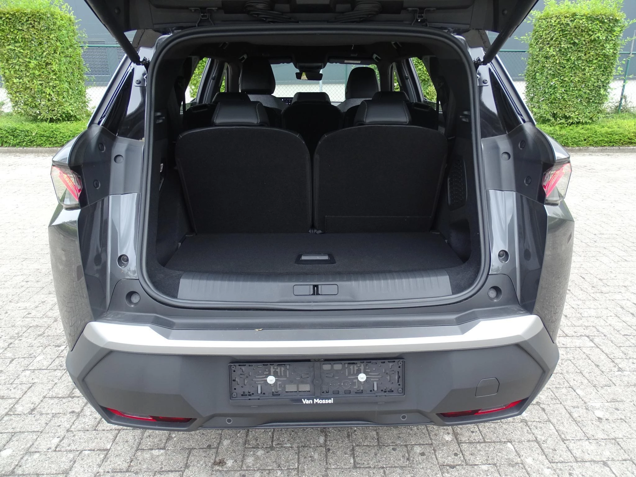 Peugeot 5008 1.2 HYBRID 145 e-DSC6 GT 7 seats + pano dak