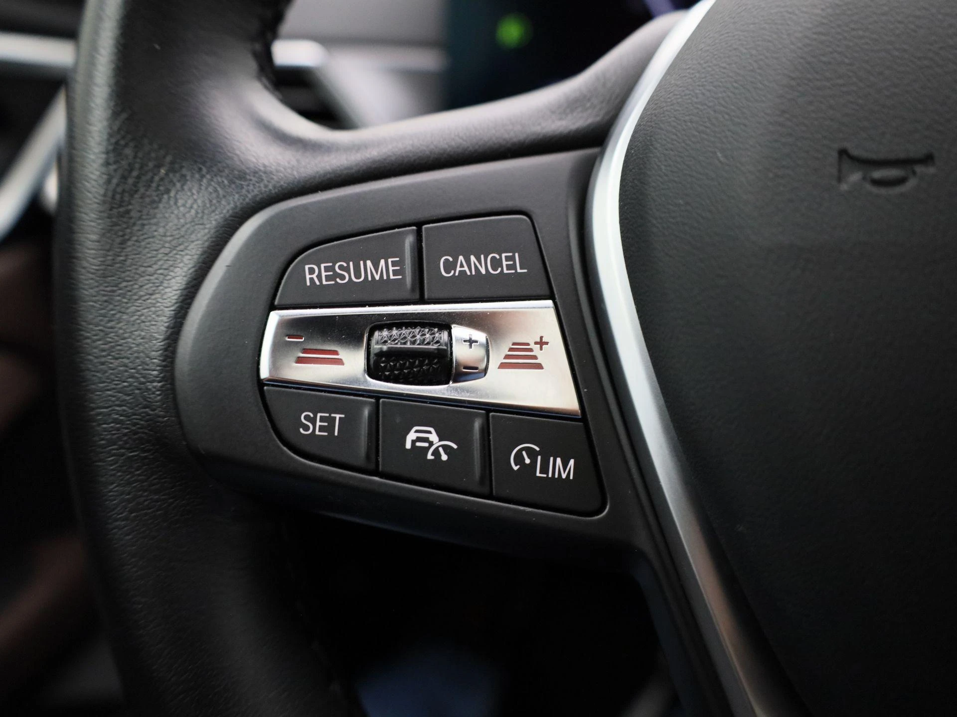 BMW-i4-image-19