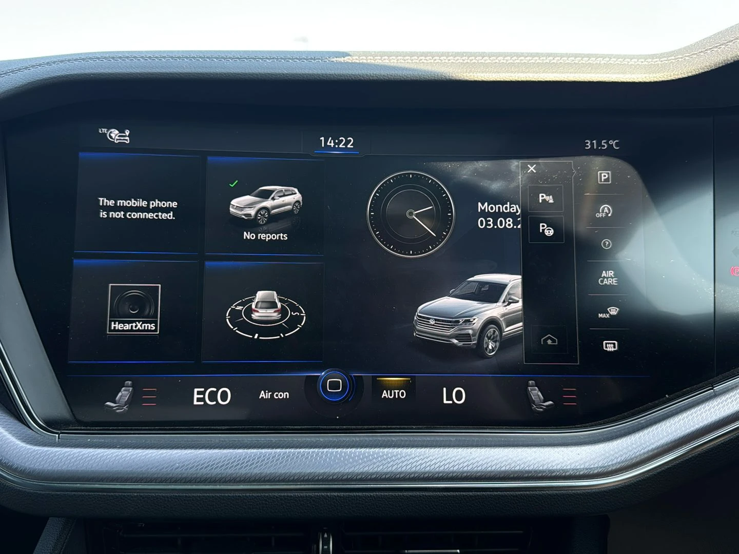 Volkswagen-Touareg-image-10