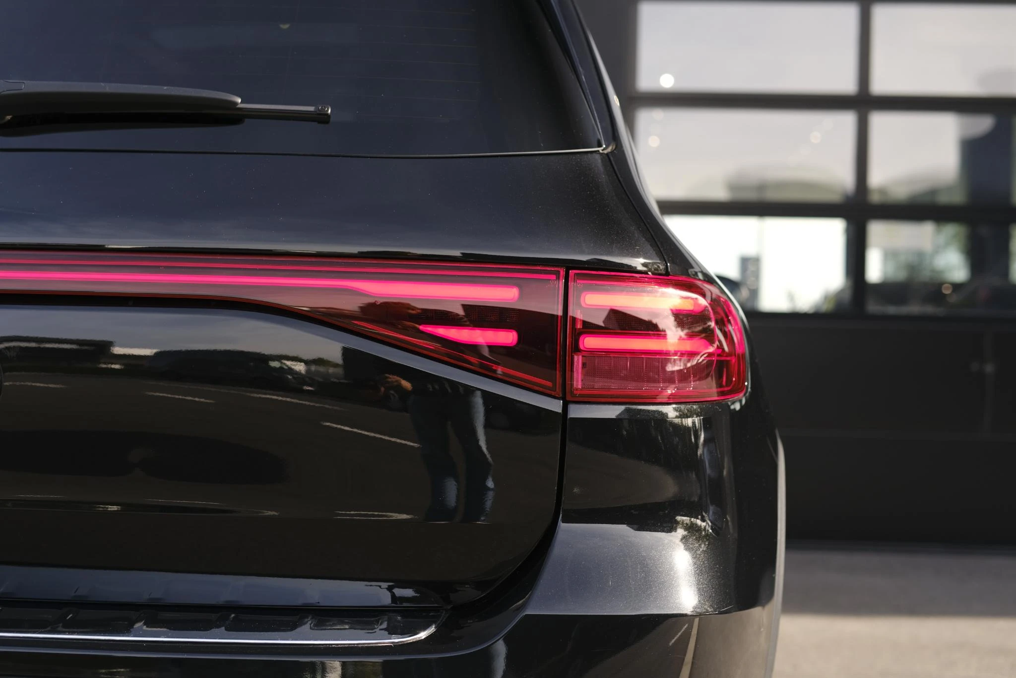 Mercedes-Benz-EQB-image-5